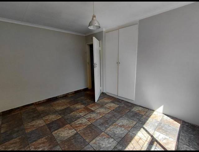 3 BEDROOM TOWNHOUSE FOR SALE IN VANDERBIJLPARK CE 3